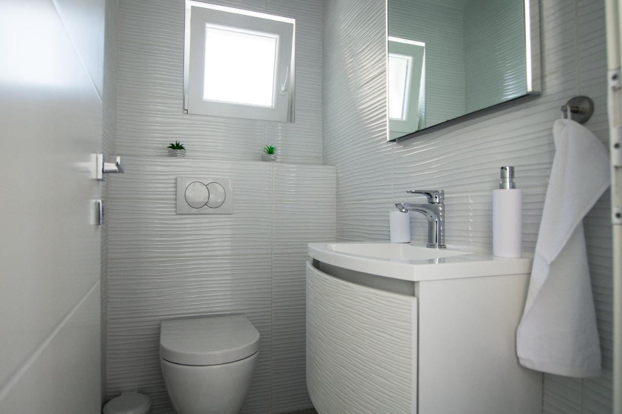Holiday Home Moliva Donje Sitno Екстер'єр фото