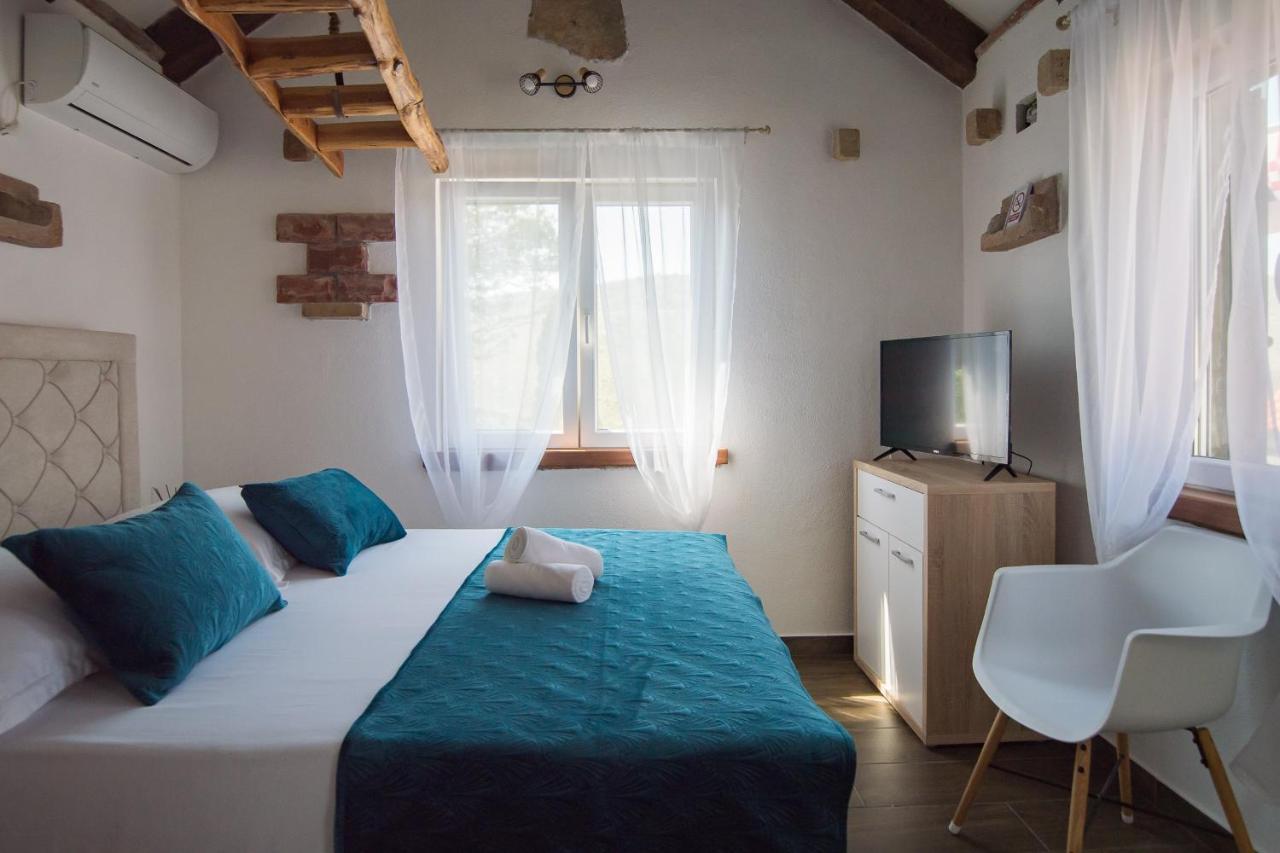 Holiday Home Moliva Donje Sitno Екстер'єр фото