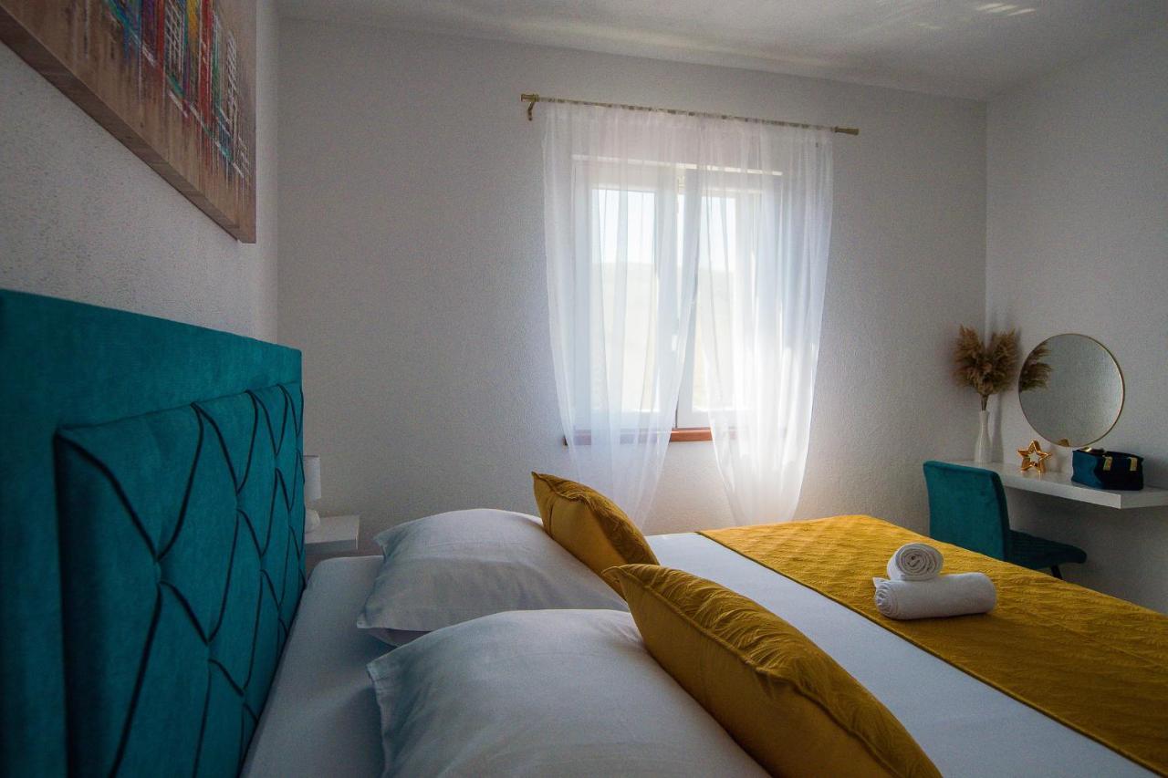 Holiday Home Moliva Donje Sitno Екстер'єр фото