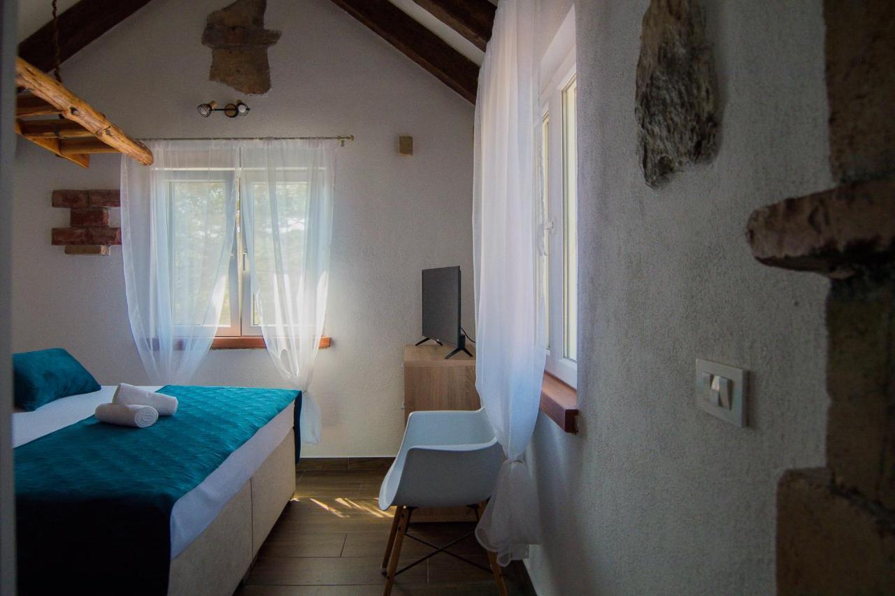 Holiday Home Moliva Donje Sitno Екстер'єр фото