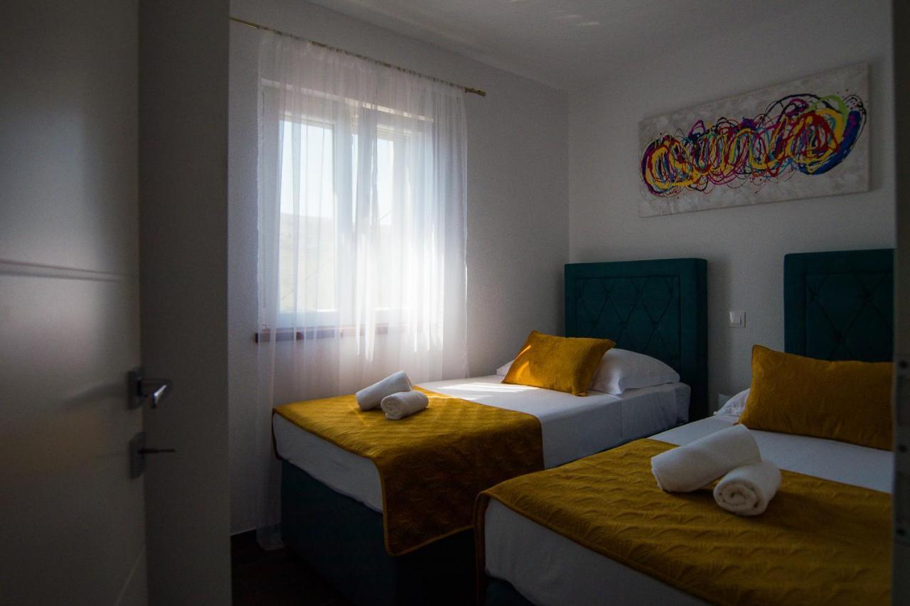 Holiday Home Moliva Donje Sitno Екстер'єр фото