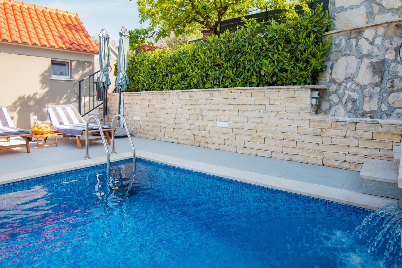 Holiday Home Moliva Donje Sitno Екстер'єр фото