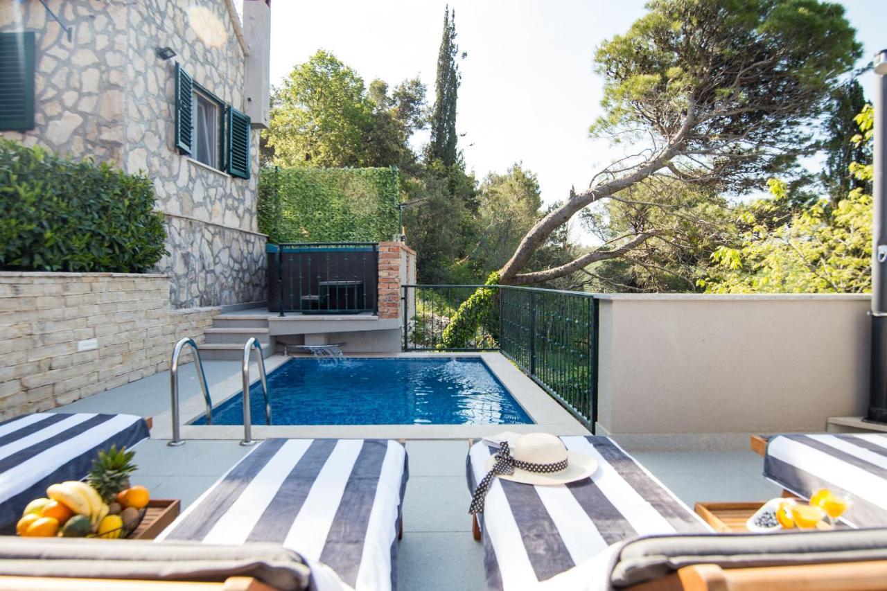 Holiday Home Moliva Donje Sitno Екстер'єр фото
